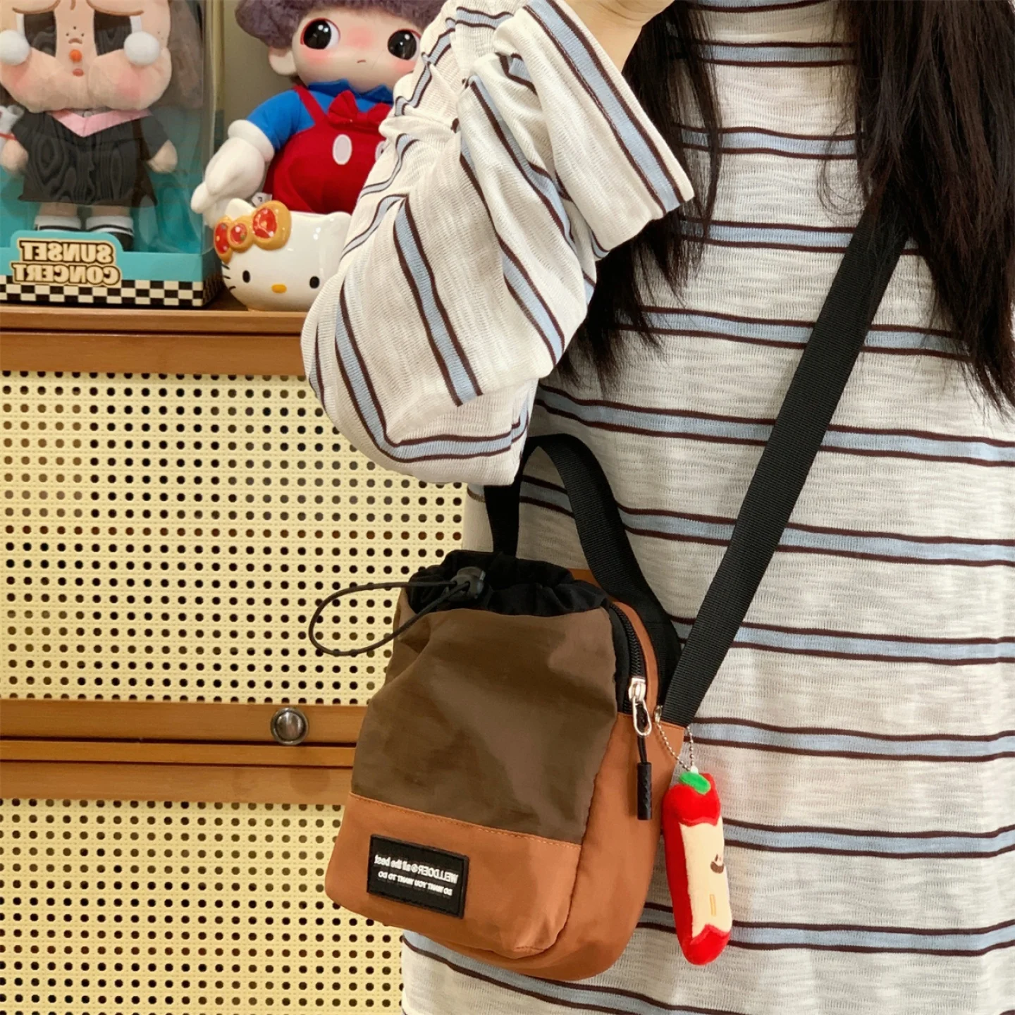 

Lightweight Multi-Functional Cam Crossbody Bag for Cycling Travel Water Bottle Holder Mobile Phone Bag ex