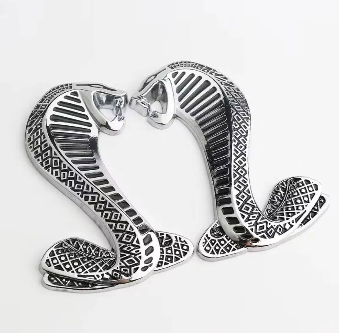 2x змеиная кобра, эмблема передней решетки автомобиля, значок на боковое крыло, задний багажник, автомобильные наклейки для Focus Mustang Shelby SVT GT500, аксессуары