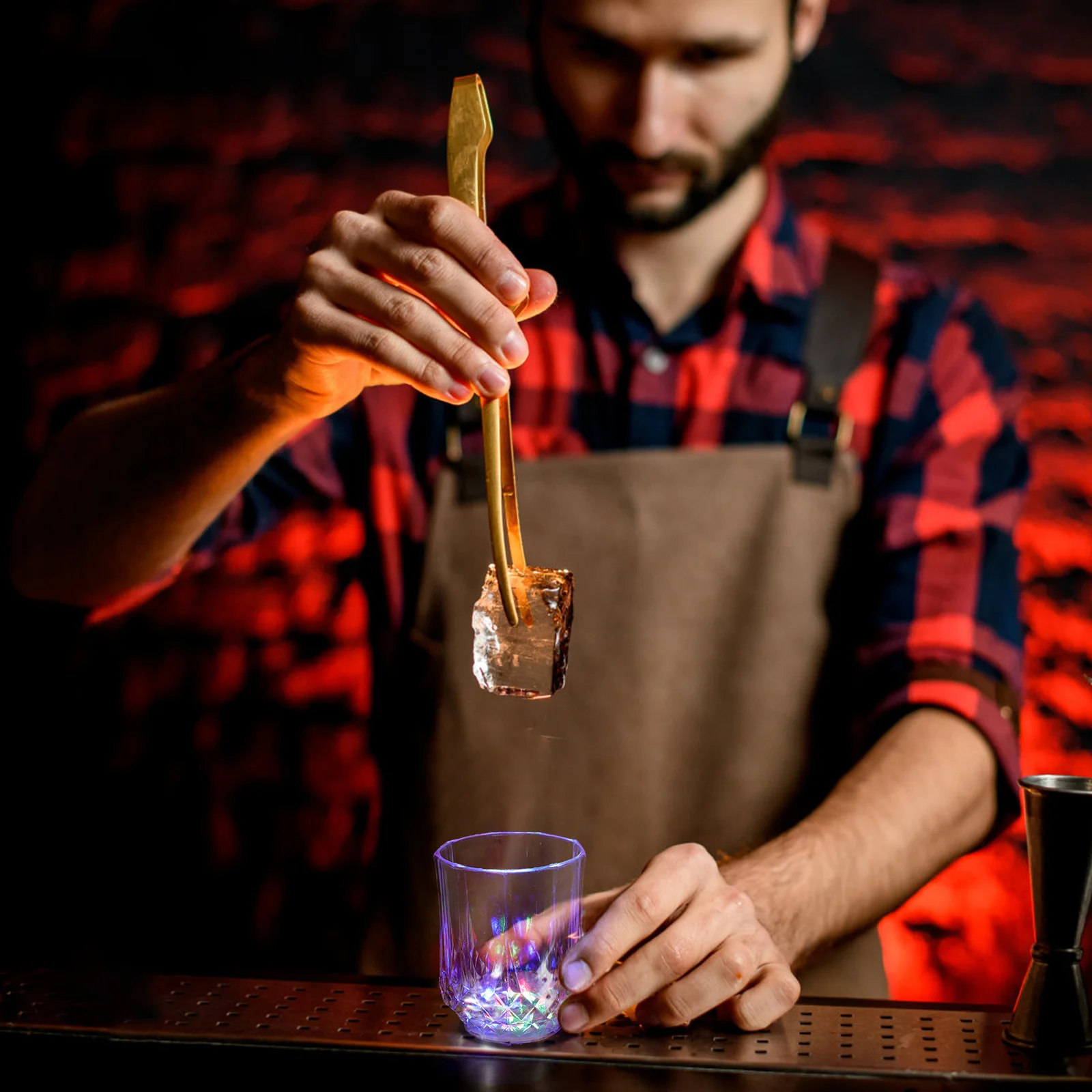 

2 pcs Led Light Up Cup Luminous Plastic Cocktail Cup For Whiskey Wine Party Use Creative Glowing Beverage Holder Bar