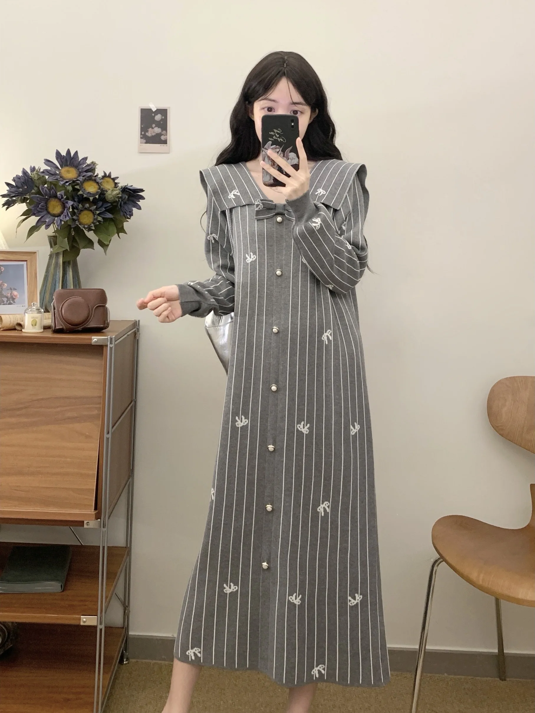 

Винтажное вязаное платье в полоску с принтом, серый бант, воротник Питера Пэна, силуэт трапециевидной формы, женские свободные универсальные платья в стиле Харадзюку