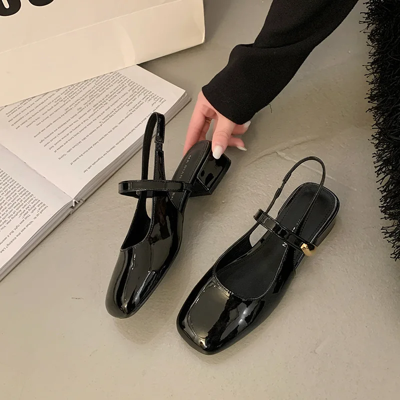 Low Sandals Woman Leather Low-heeled Rome PU Fabric Hoof Heels Rubber Slides Patent Low Sandals Woman Leather Low-heeled Slides