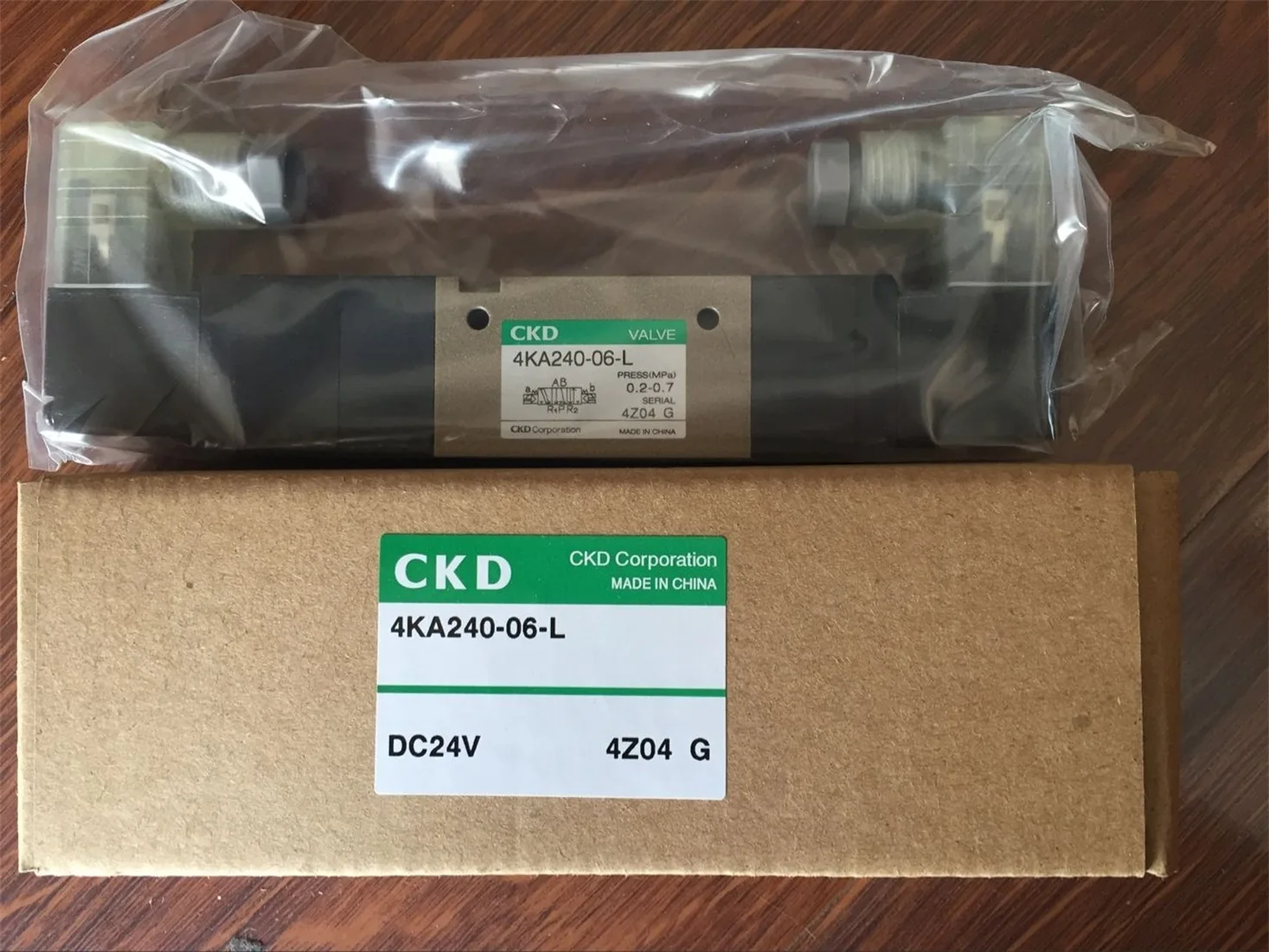 

New Original CKD solenoid valve 4KA420-10-LS-DC24V 4KA210-06-L-DC24V 4KA240-06-L-DC24V