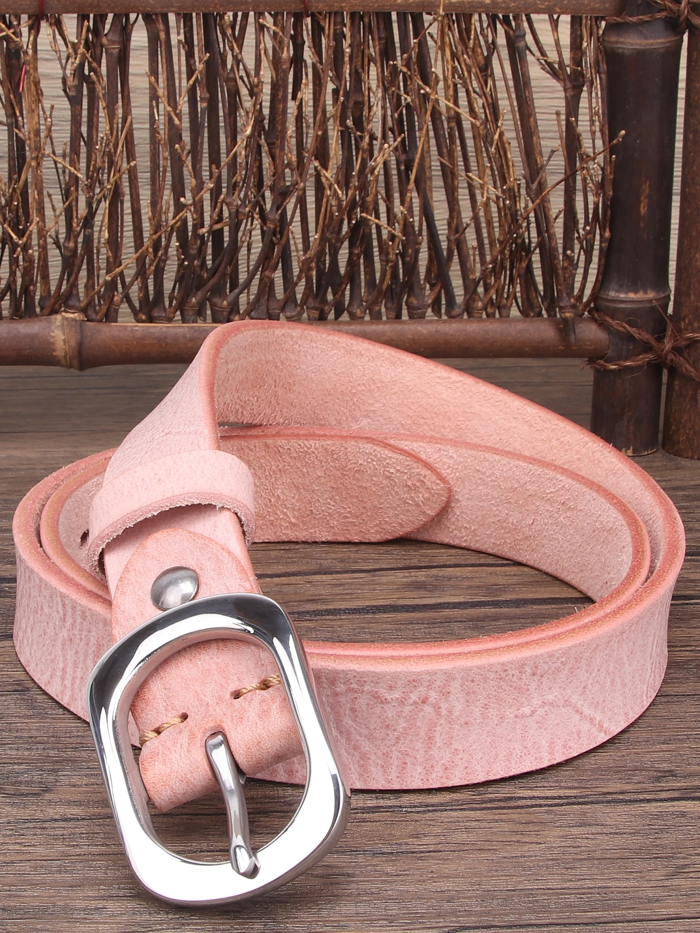 ピンクの革ベルト女性の多用途カジュアルスタイルジーンズベルト手作りステッチ合金バックルソフト表面革ウエストバンド