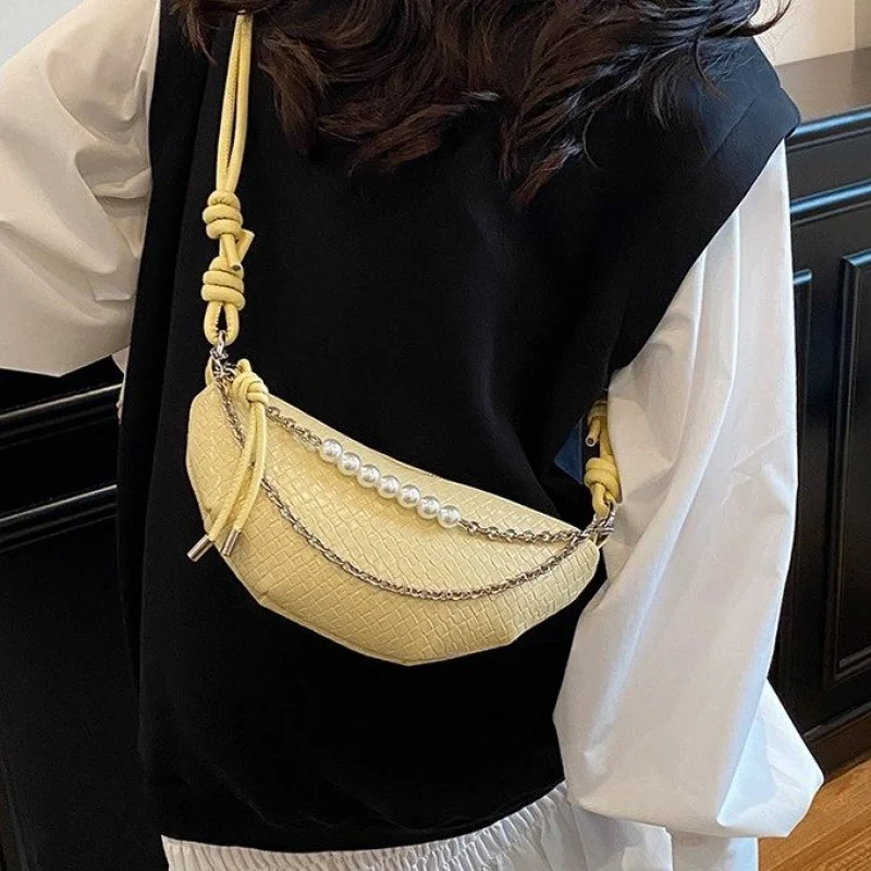 

Vintage Inspired Leather Messenger Bag For Women With Crossbody Strap For Practical Daily Use