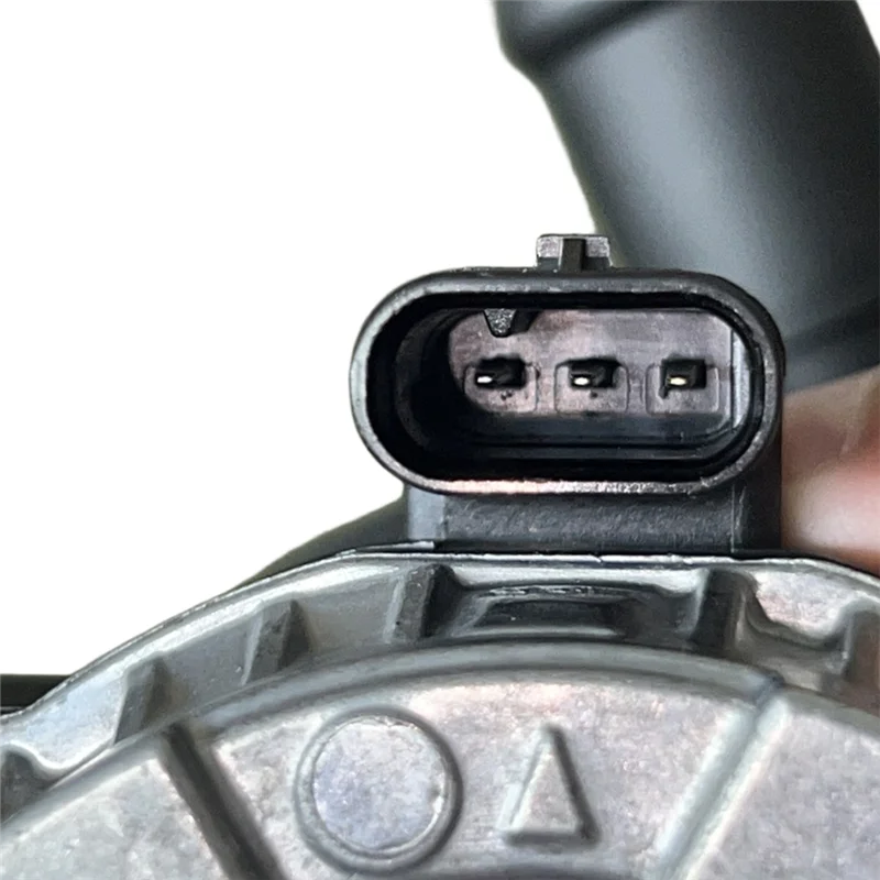 

Вспомогательный насос охлаждающей жидкости двигателя, электрический водяной насос для A3/RS3/Q3 9A796556700 L04L965567 5WA121591A 04L965561