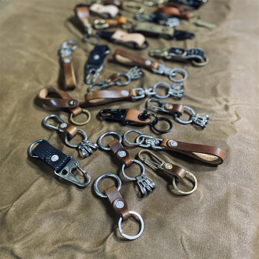 Handmade Genuine Leather Portable Keychain for Men and Women, Simple and Exquisite, Retro Vegetable Tanned Cowhide