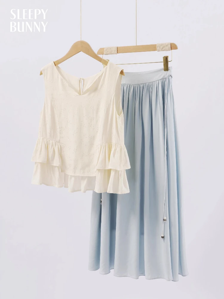 

Elegant 2 Piece Summer Outfit Women Sleeveless Jacquard V-Neck Blouse and High Waist Skirt Set Lightweight Vacation Style Look