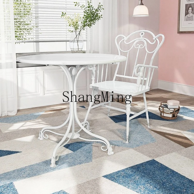 

Комплект из кованого железа: старинный стол и стулья для улицы, двора, сада, балкона, кофейни, маленький круглый столик.