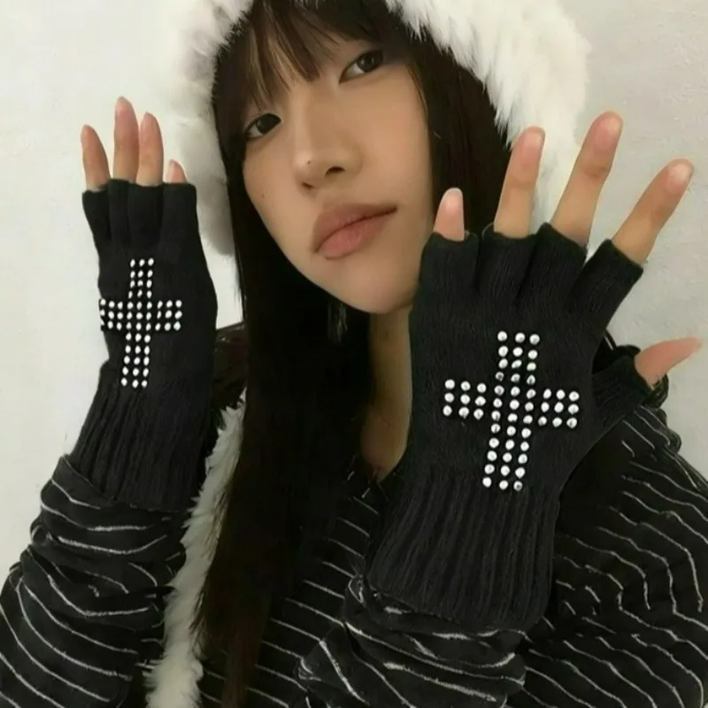 

Перчатки без пальцев в стиле панк с бусинами для женщин, эластичные вязаные полупальцевые перчатки без пальцев, дизайн Y2K, варежки с пятью пальцами для девушек