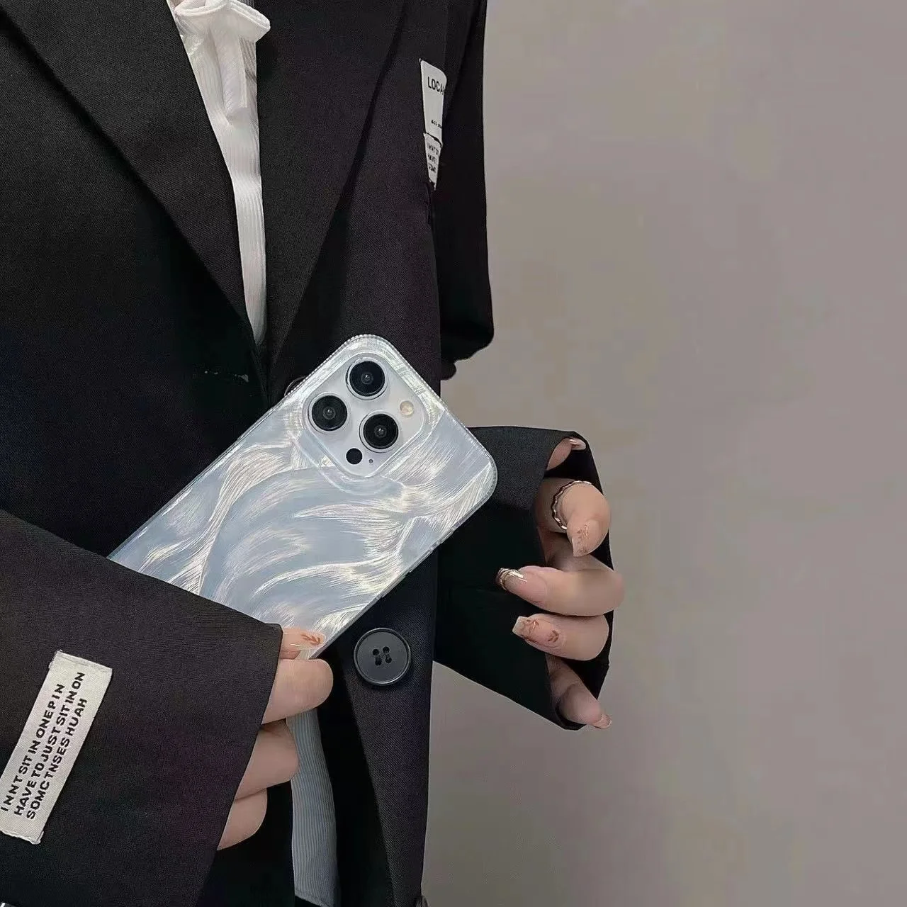 Gradient feather iPhone 15 Pro Max phone case Apple 14 Plus luxury 13/12 full coverage 11/X.