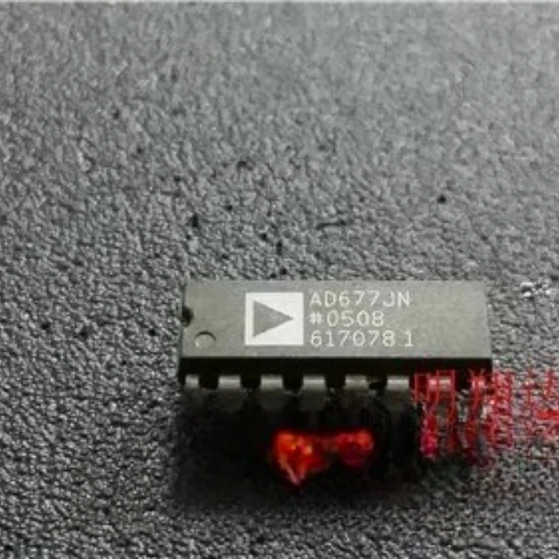 

1PCS AD677JN IC ADC 16BIT SAR 16DIP