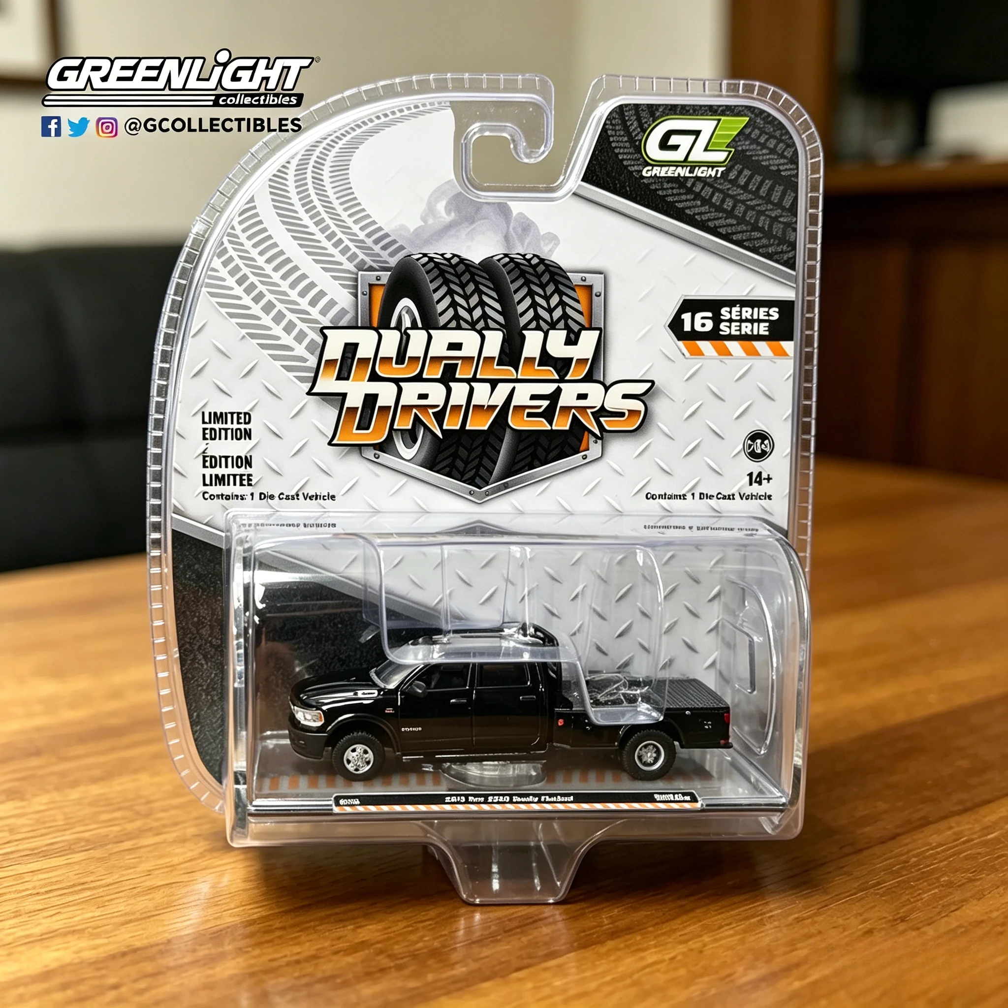 

GreenLight 1:64 Dual Drive Series #16 - 2023 Ram 3500 Dually Flatbed Diecast Alloy Car Model Collectible Gift