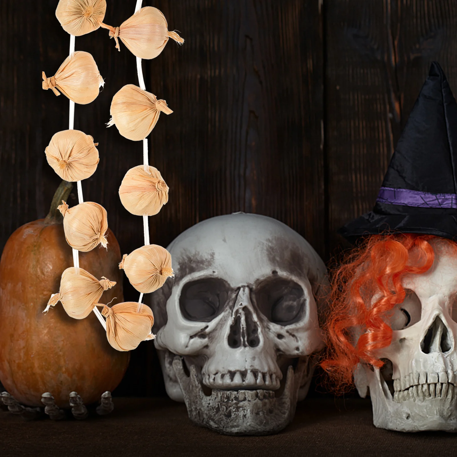 

Artificial Garlic String Wreath Lightweight Foam Simulation Garlic String Prop for Halloween Party Cosplay Stage Decoration