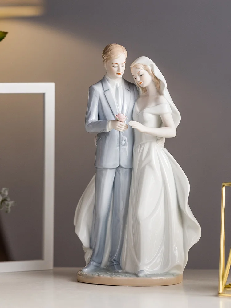 Modern Newlyweds Ceramic Statues Wedding Gifts Home Bedroom Desktop Sculpture Decoration Engagement Room Table Figurines Crafts