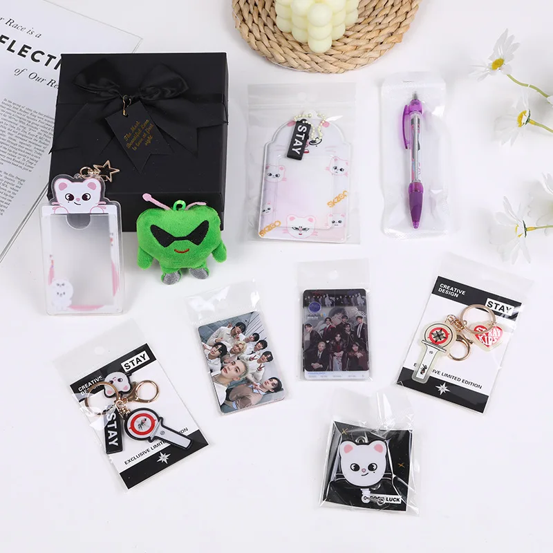 صندوق مجموعة بضائع المشاهير الجديد من SK مع بطاقة مجموعة المشاهير بنفس النمط هدية تذكارية قابلة للجمع