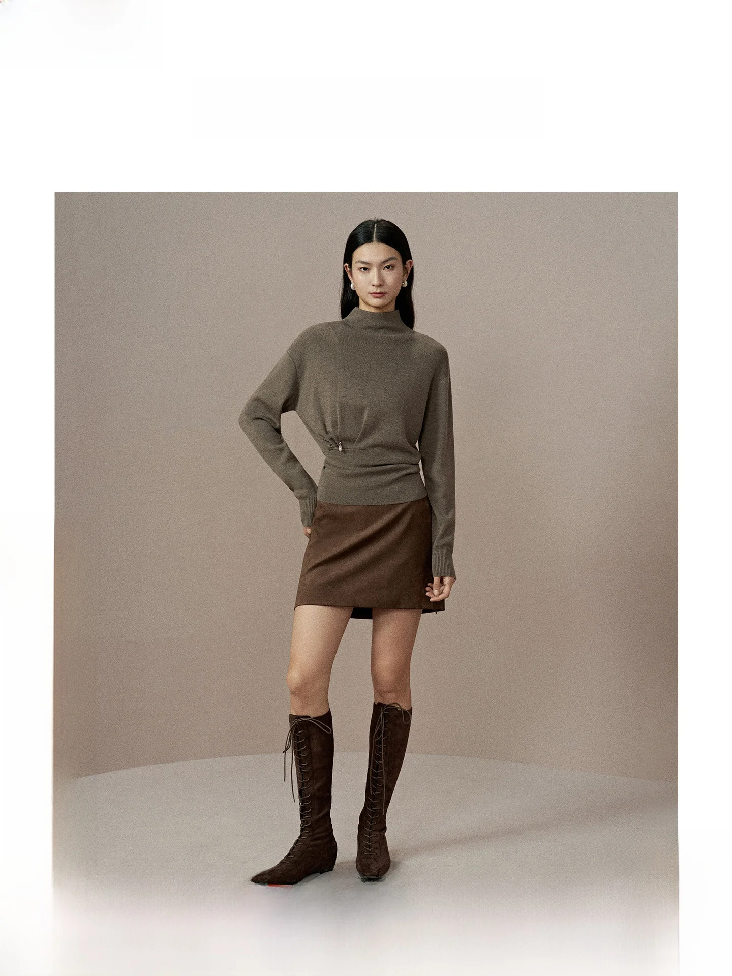 

ZhiZhi Knitted Sweater Winter New Style Women's Fashion High Collar Pin Decorated Woolen Knitwear Soft Long Sleeve Commute Wear