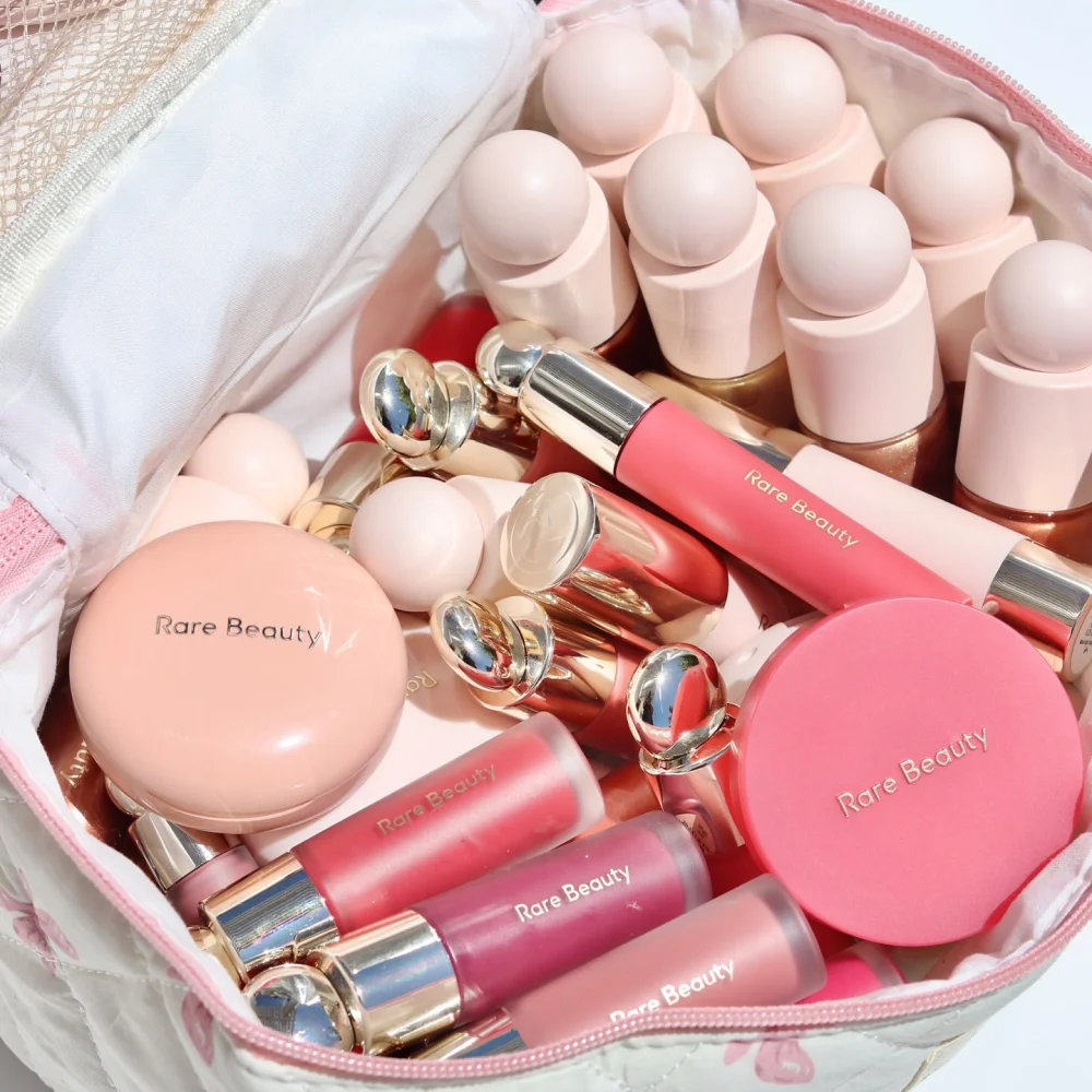 Rare Beauty Płynny Błyszczyk do Ust Nawilżający Długotrwały Naturalny Rozświetlający Lekki Odżywczy Regenerujący Makijaż Upiększający