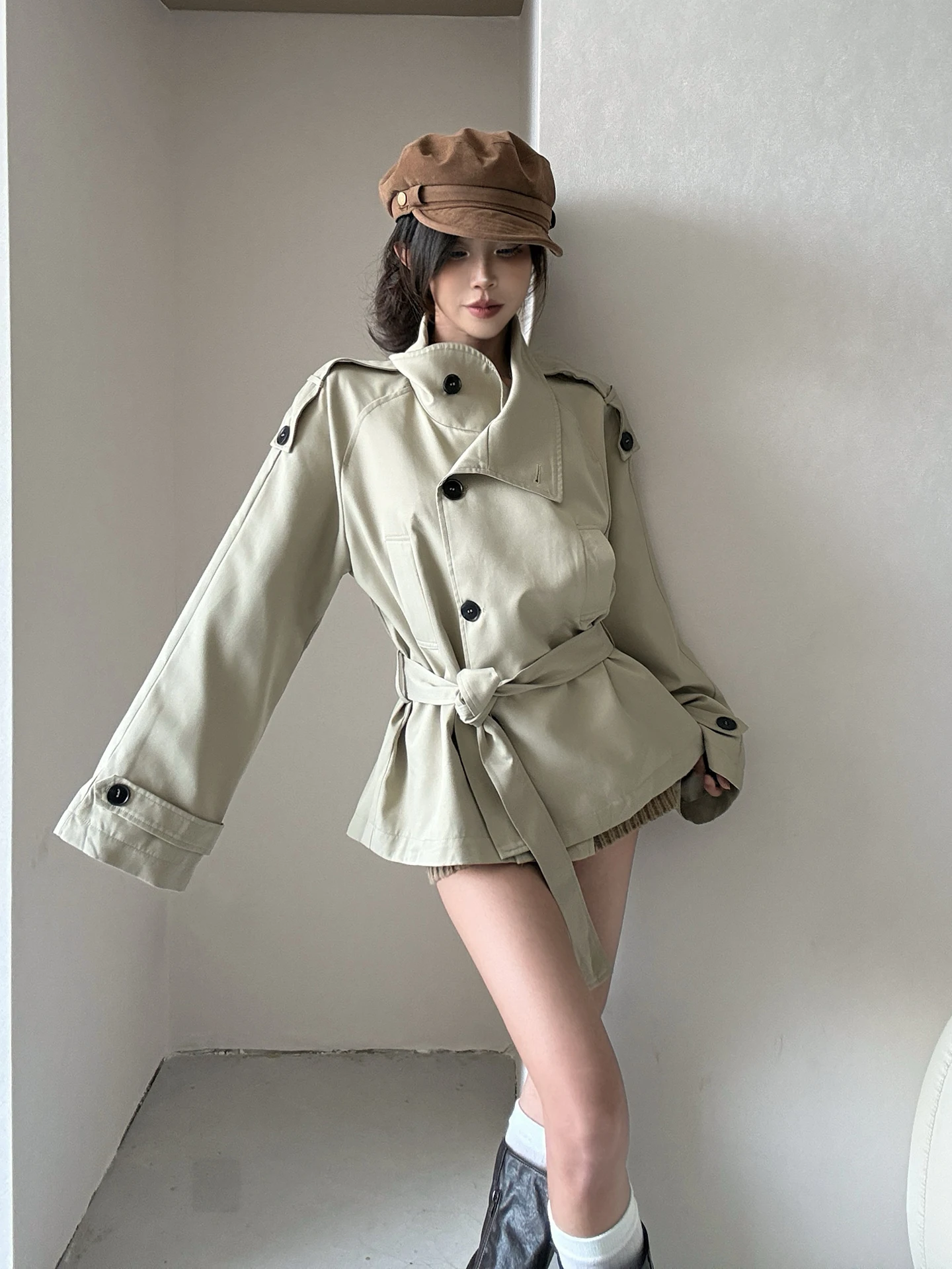 MianCun Leizhi Short Coat Jacket Women's Stand Collar Waist Cinched Khaki Color Small Size Outerwear Autumn Season Fashion