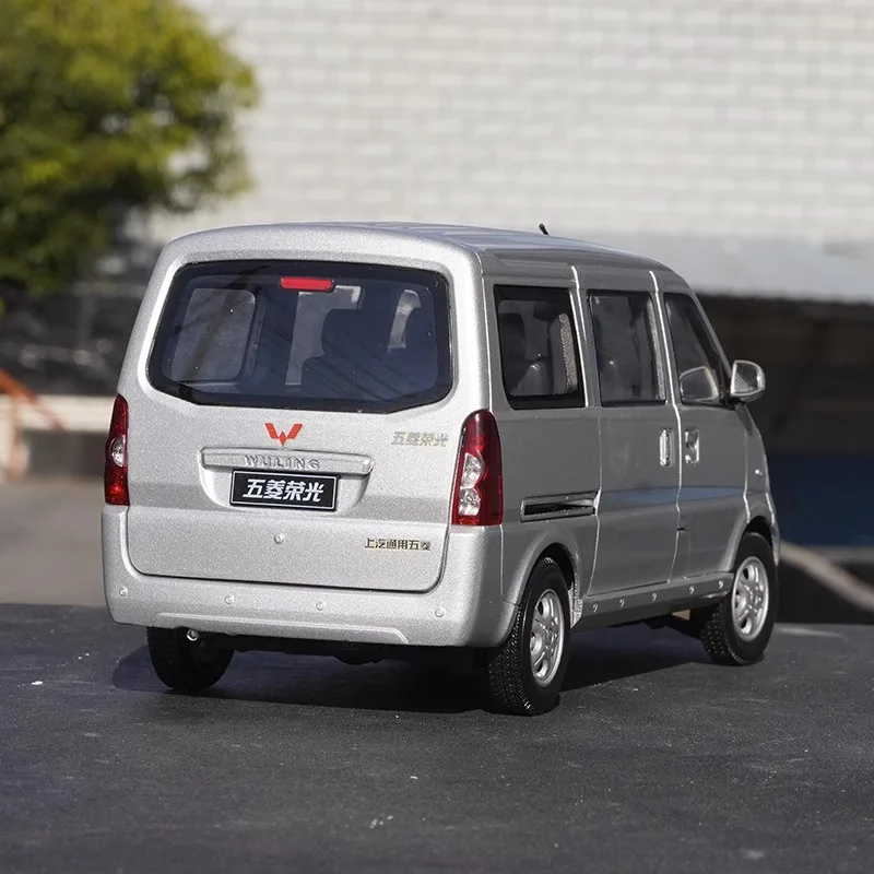 1:18 Wuling Rongguang alloy full open MPV van alloy simulation car model