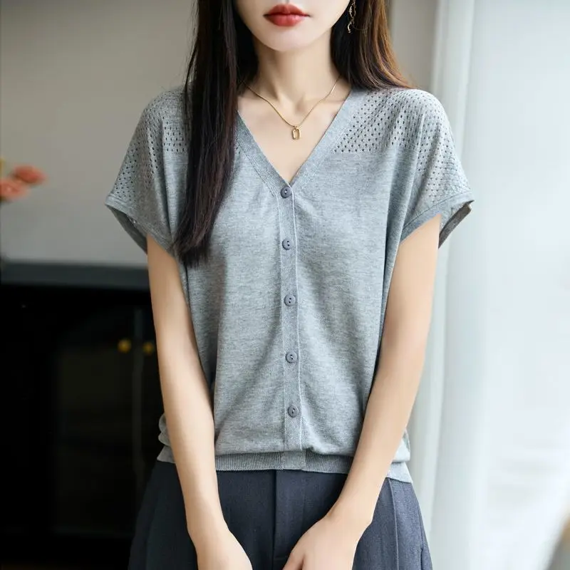 Ropa de mujer, moda de verano, botón coreano, calado, Color sólido, cuello en V, temperamento que combina con todo, mangas voladoras, manga corta