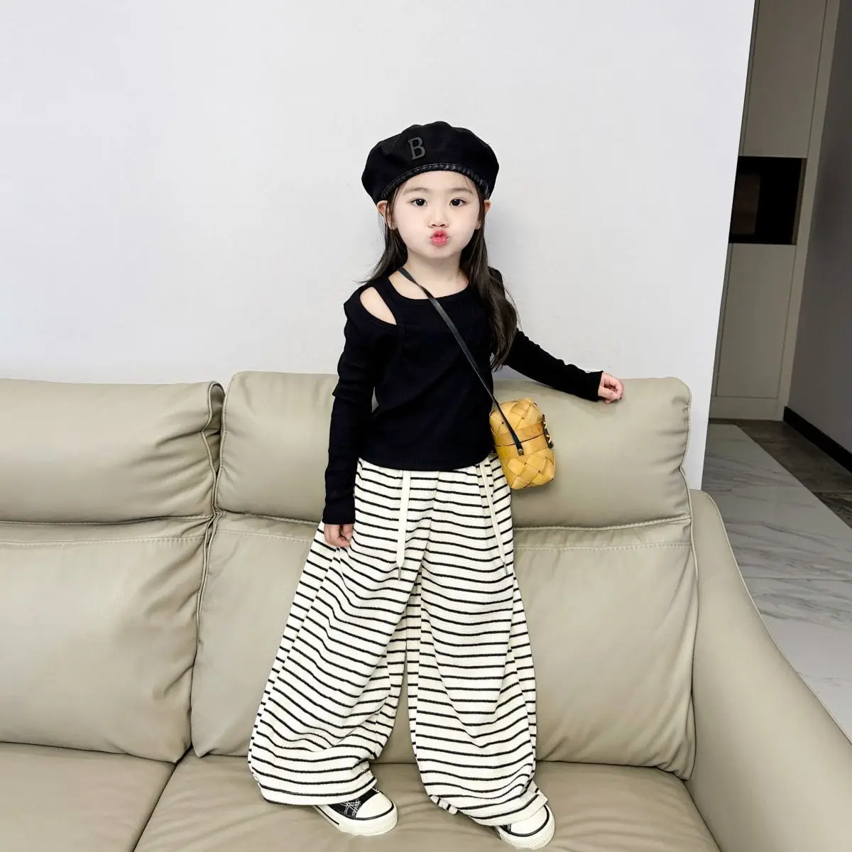 

Girl's Fake Two Off Shoulder T2024 Autumn New Korean Elastic Solid Color Stylish Round Neck Pullover With A Base Shirt