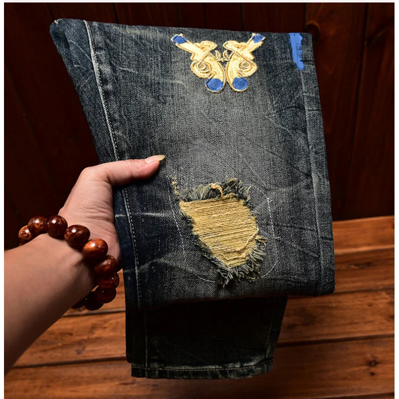 

Мужские джинсы 2026 года: элитные ретро-джинсы с рваными элементами, вышивкой и принтом, зауженные, эластичные, облегающие, повседневные, в американском стиле, длинные брюки