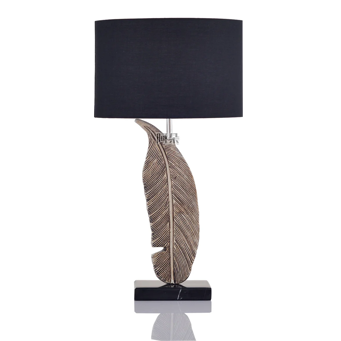 YY Bedside Table Simple Modern Warm Retro Personality Carved Resin Feather