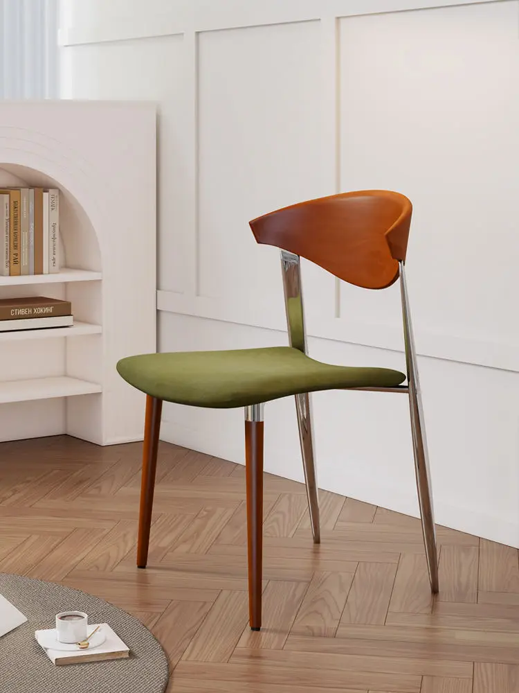 

Nordic Mid-Century Luxury Dining Chair: Solid Wood, Retro Design, Minimalist Creamy Elegance