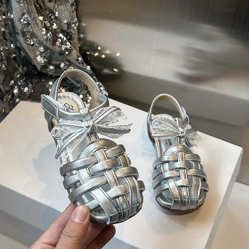 

Удобная детская школьная повседневная легкая прогулочная обувь, Лидер продаж, летние модные сандалии принцессы с бантом, милые удобные полые сандалии