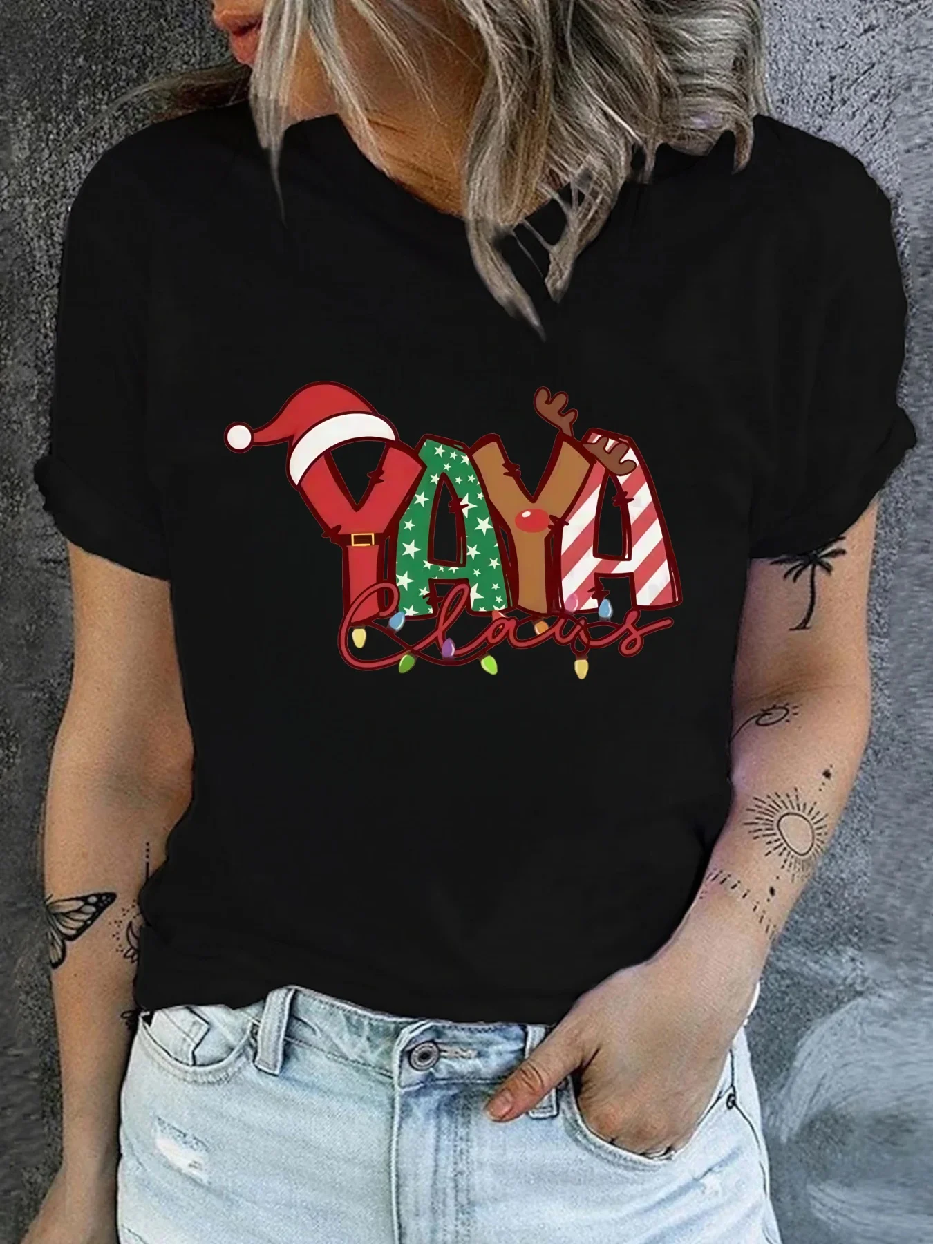 クリスマス要素 YAYA 文字パターン クリスマスの温かみのあるスタイル、ファッショナブルな女性用多用途純綿 T シャツ