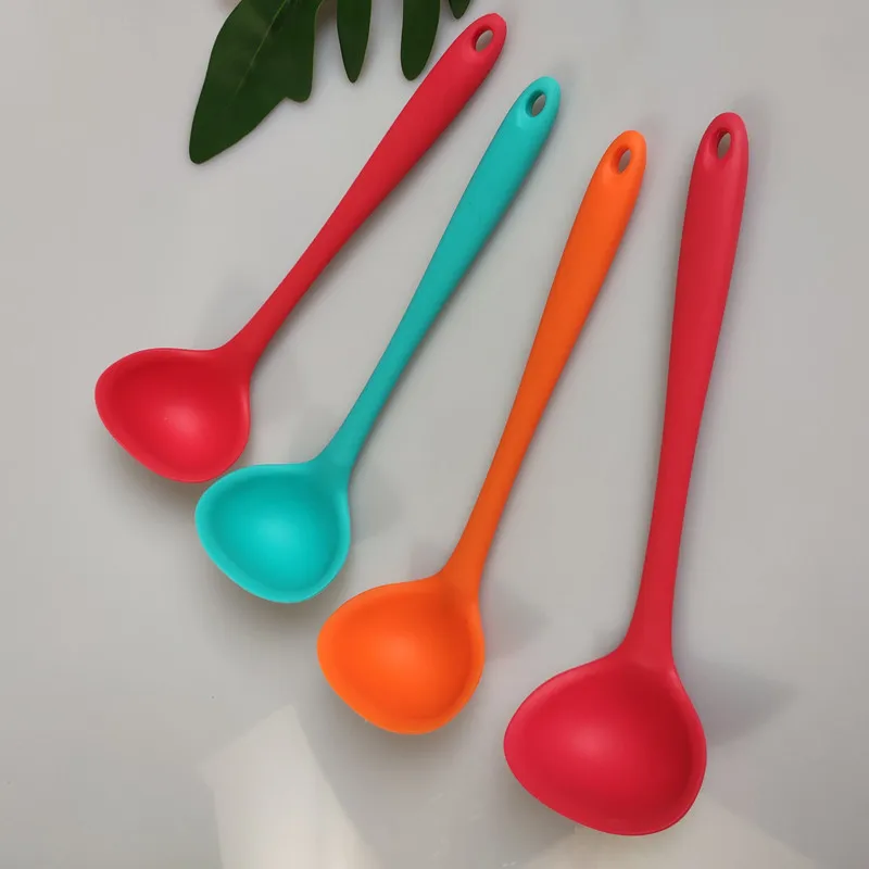 

2PCS Silicone Ladle Spoon Long Handled Soup Spoon Slightly Curve design Spoons FDA Grade Kitchen Utensils Cooking Tools XB 016