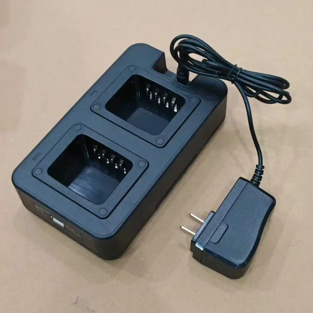 Compatible with Hytera2 - channel chargerTD500 / TD520 / TD530 / TD560 / PD700 / PD700G/PD780 walkie-talkie chargers