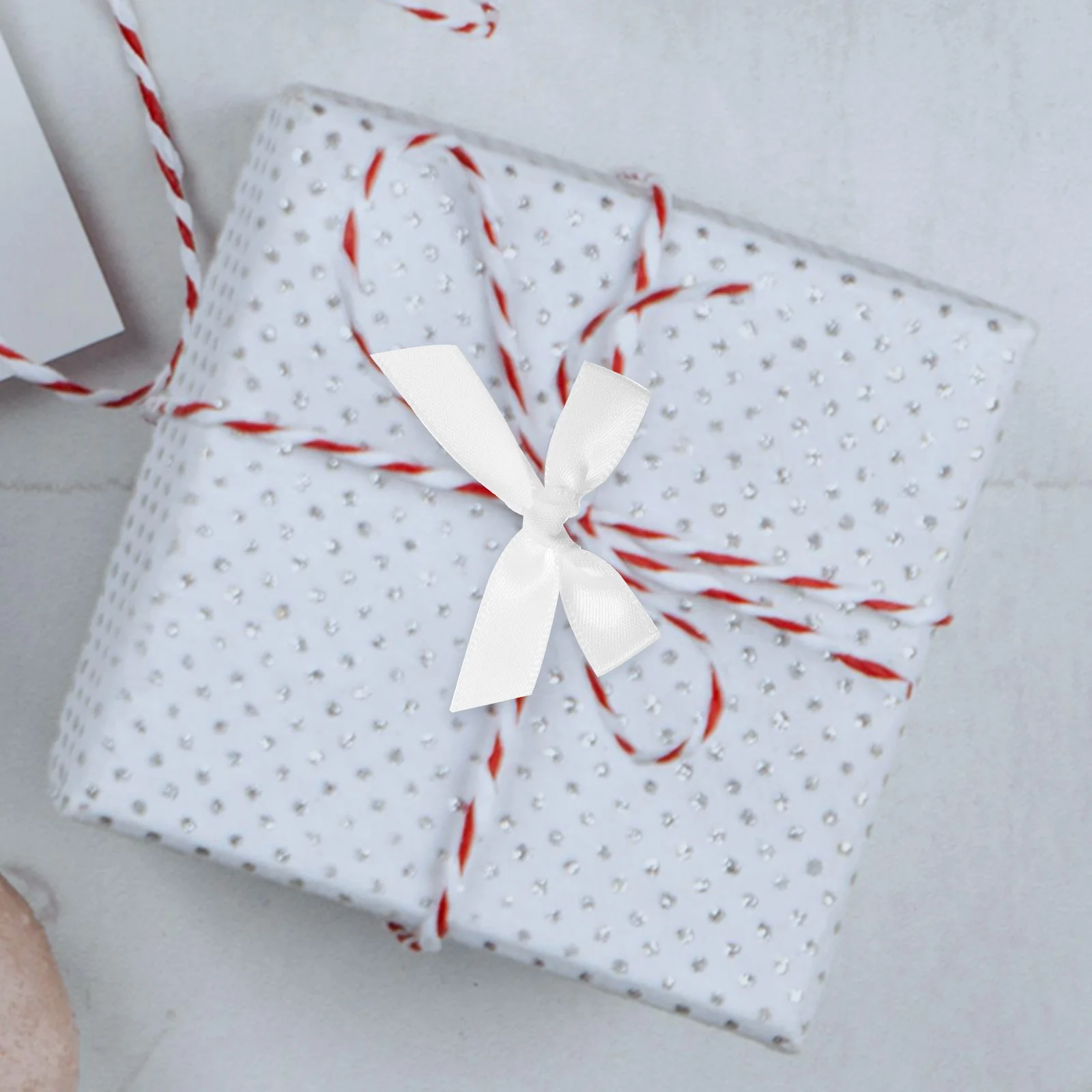 

100Pcs Mini Craft Bows White Polyester Ribbon Decorations for Gift Boxes Jewelry Packaging DIY Wedding Party Favors Scrapbooking