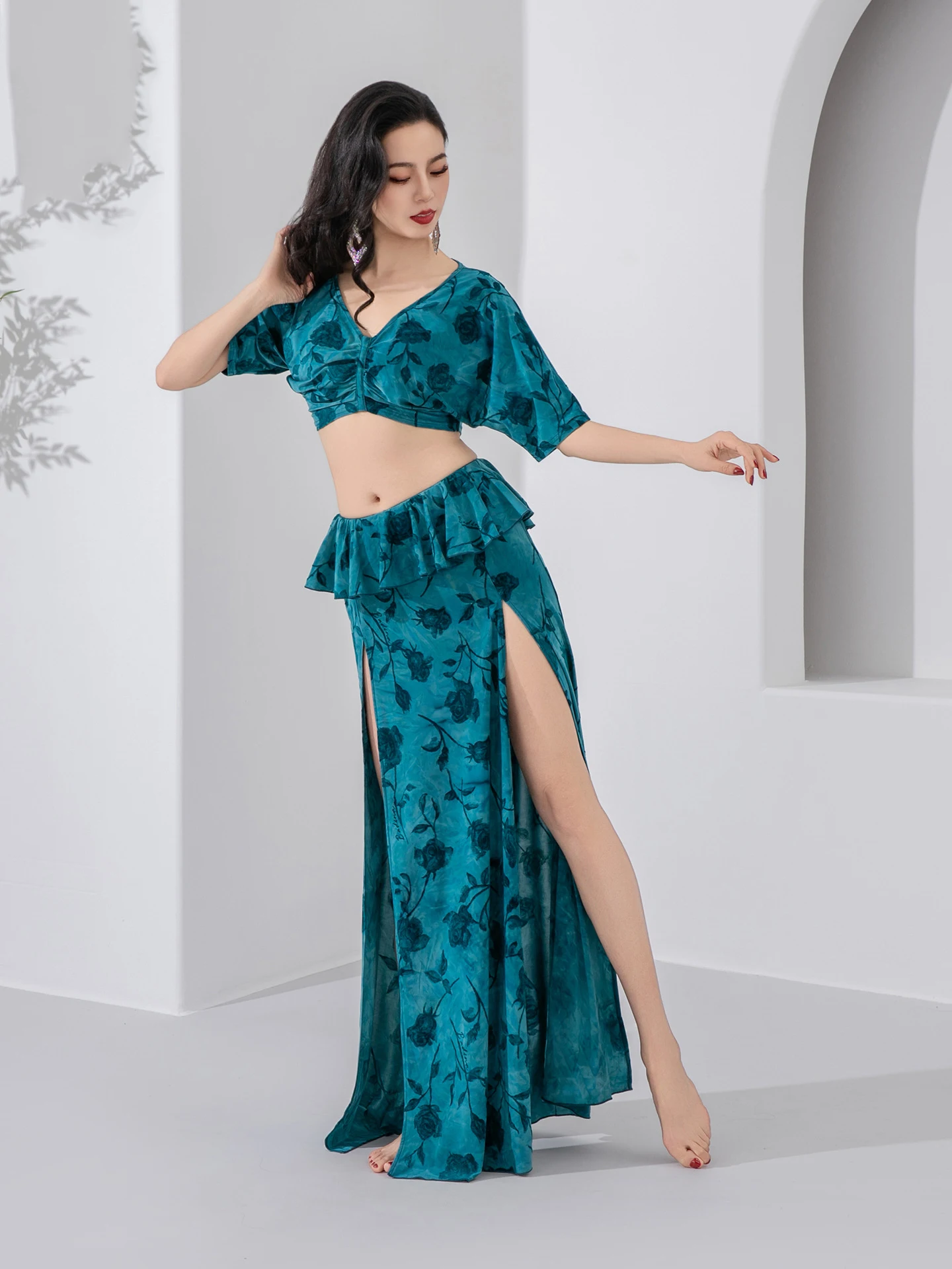 Egyptian Belly Dance Costume Women 2Pcs Icssilk Long Skirt & Crop Top Set Flare Sleeve Party Dancer Outfit