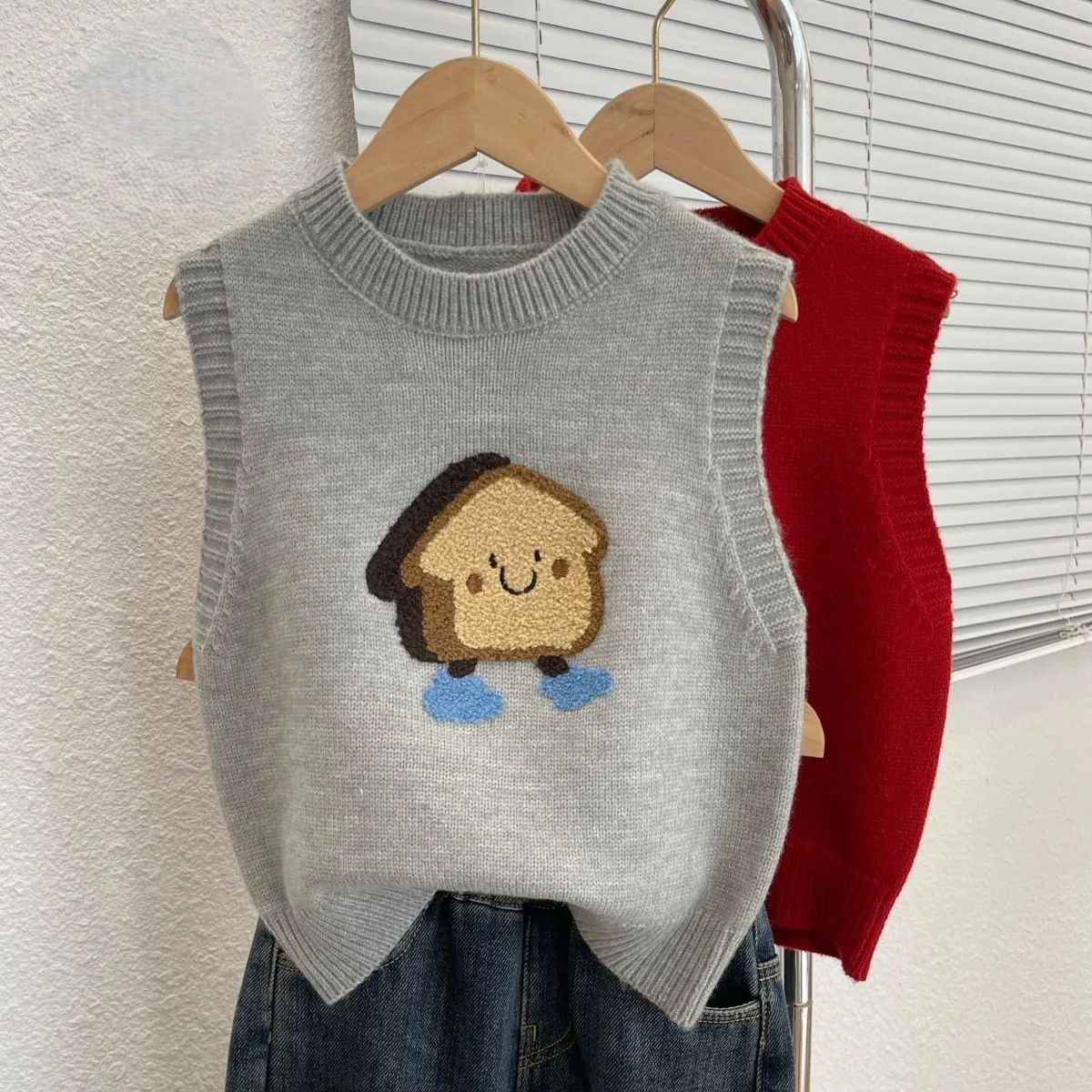 

Faionable Knitted Vest Women's Svel round Ne Layering Top 2025 New Design Commute Sle ort Length Color