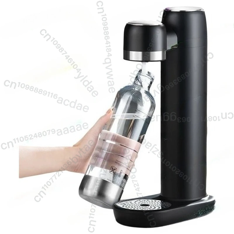 

Портативный и простой в использовании аппарат для приготовления газированной воды и колы дома или в дороге (без газового баллона)