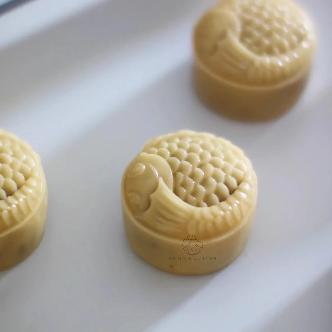 50g Round Shape Mooncake Hand Pressed Mold Carp Fish Pattern Cookie Pie Pastry Stamp ABS Mung Bean Cake Home DIY Accessories