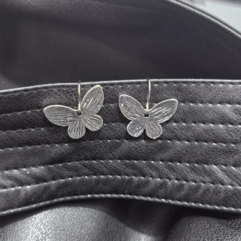 Retro Trend Women Drop Earrings Silver Color Hand Carved Pattern Butterfly Dangle Earring Fine Engagement Jewelry Gift