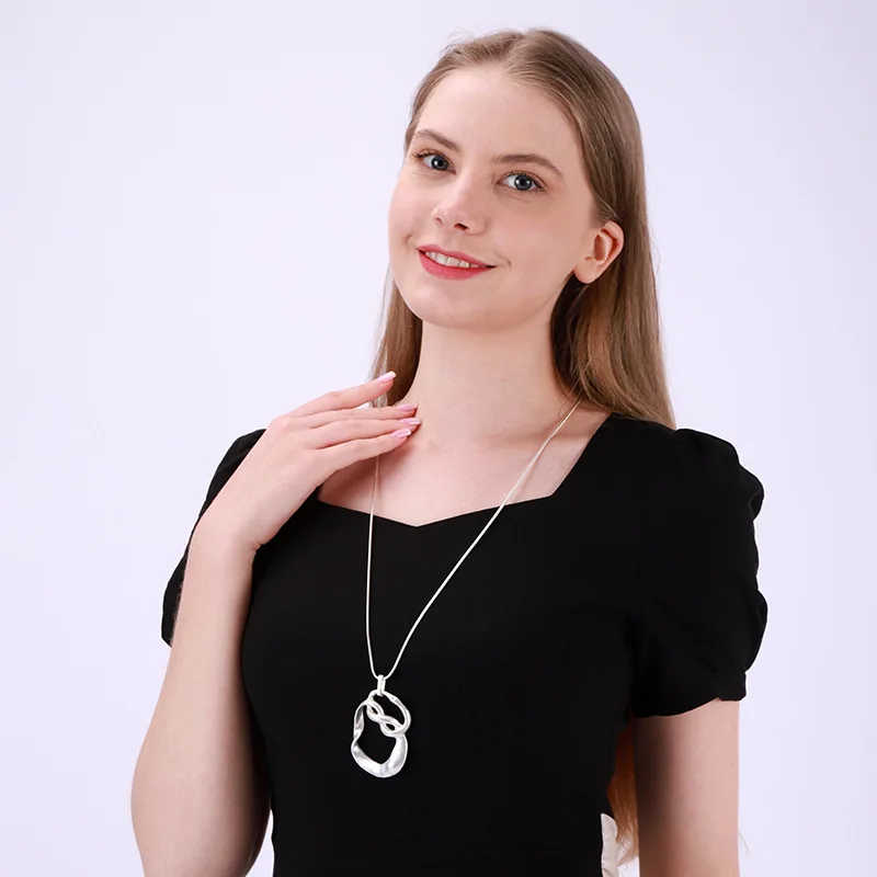 special necklaces, popular alloy sweater chains in Europe and America, hot-selling foreign trade, new women'