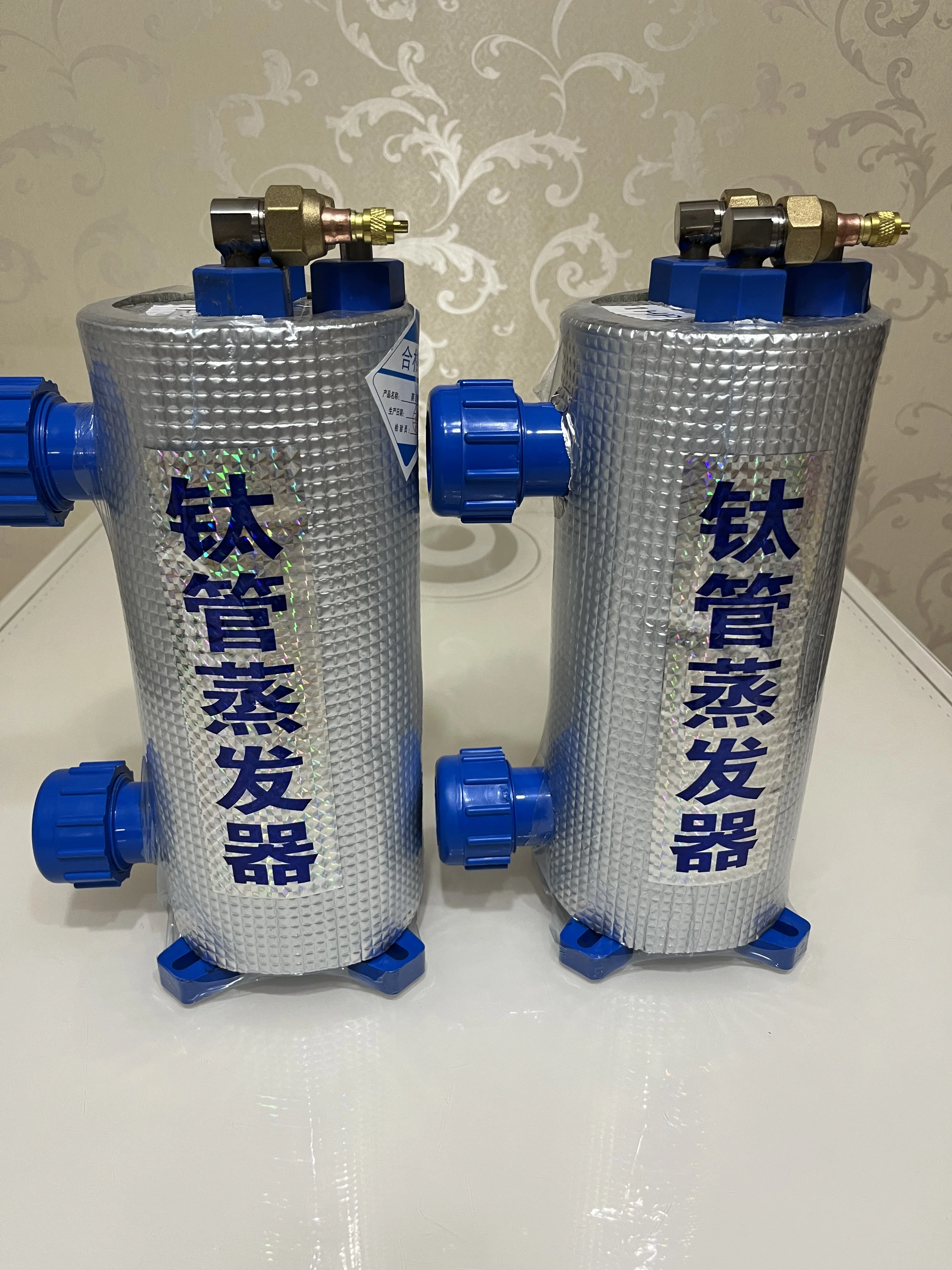 1/1.5HP Small Volume Titanium Tube Heat Exchanger, Pure Titanium Evaporator Titanium Gun, Fishpond Chiller Ice Bucket Radiator