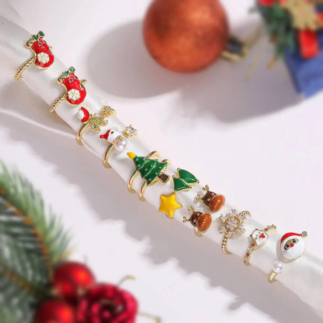 HECHENG,Red/Green Christmas Enamel Drip Glaze Ring Snowflake CZ Stone Adjustable Open Band Unisex Ring 1 Piece