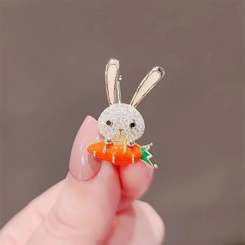 Cute Rabbit Hugging Carrot Brooches Pins  For Women Cartoon Animal Crystal Love Rabbit Enamel Corsage Badge Party Jewelry Gifts