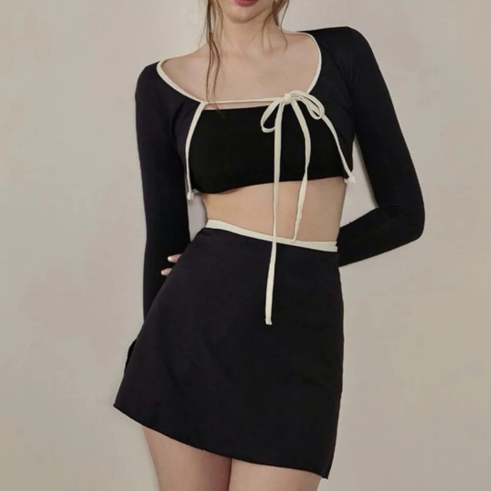 

Japanese Korean Bikini 4-Piece Set Women's Black Long Sleeve Sunscreen Swimwear Ins Designer Niche Style Beach Vacation Wear