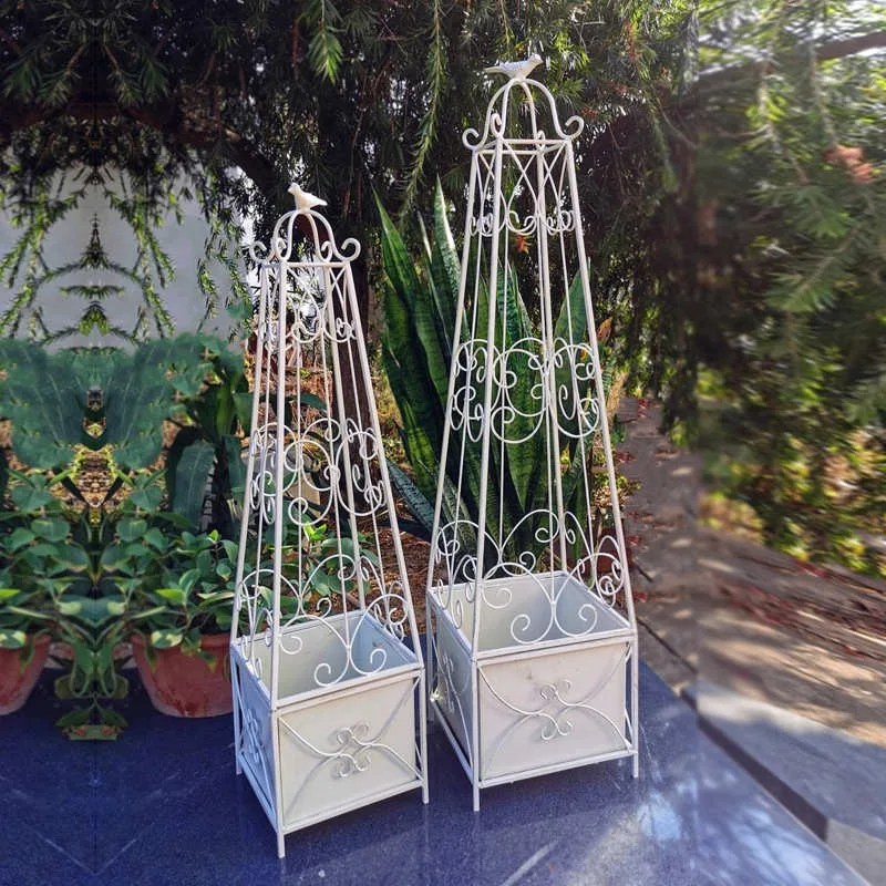 

Retro Iron Trellis for Climbing Plants Rustic Garden Arch Flower Stand Outdoor Metal Lattice for Rose Antique Plant Support