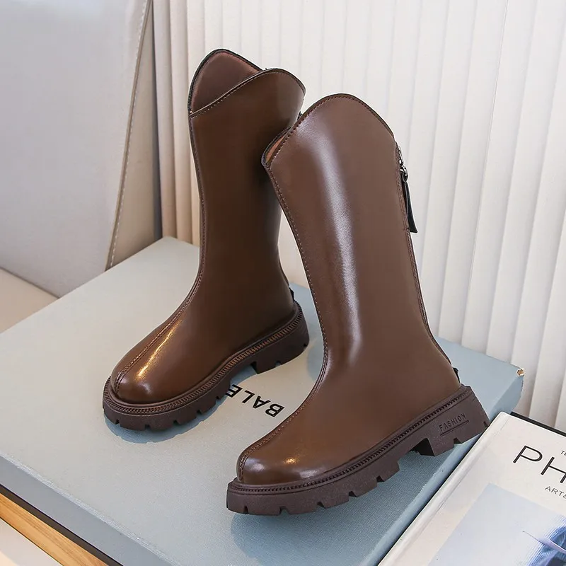 بطانة مخملية مزدوجة الوجه للفتيات وسحاب خلفي تصميم أحذية عالية موضة جديدة أحذية جلدية مقاومة للماء في الخريف والشتاء.