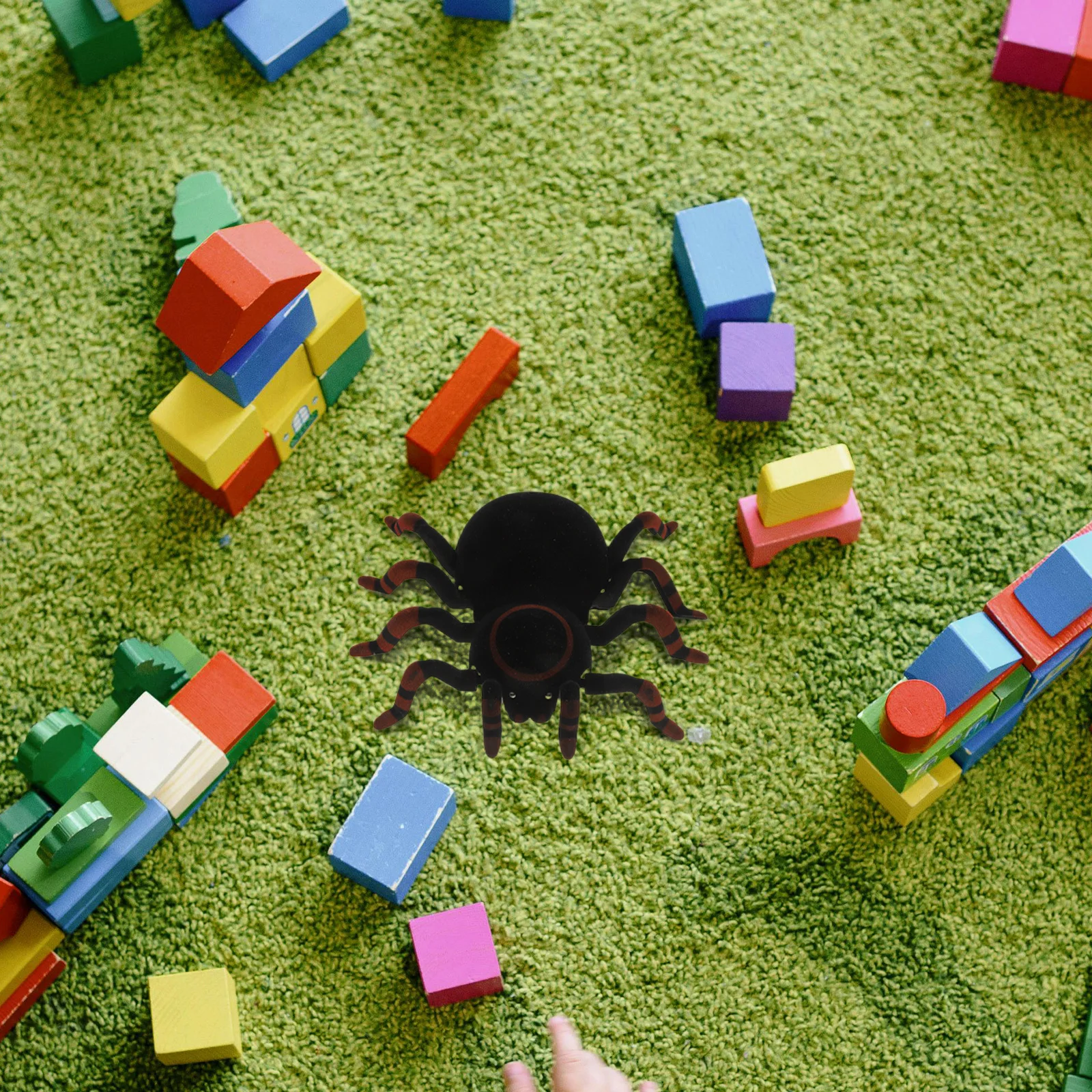 Remote Wall Climbing Spider Simulation Scared Trick Electronic Black 18x15cm Scared Joke Prank Control Gift for Kids