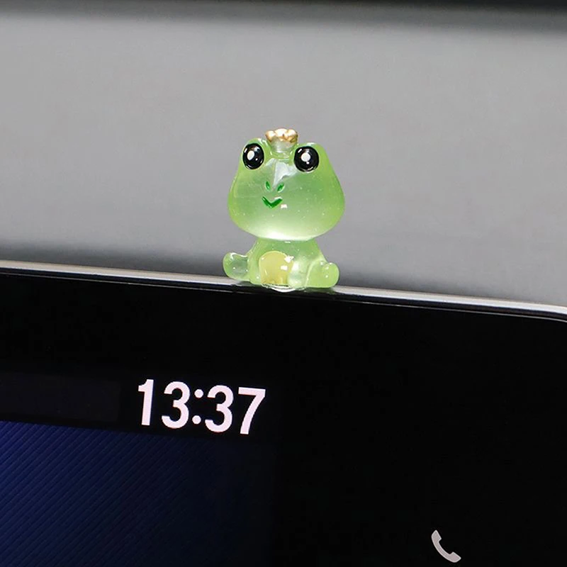 車のダッシュボード用のミニ発光カエル、バックミラーのインテリア装飾品、かわいいマイクロランドスケープ、妖精の庭、ホームギフト、6個