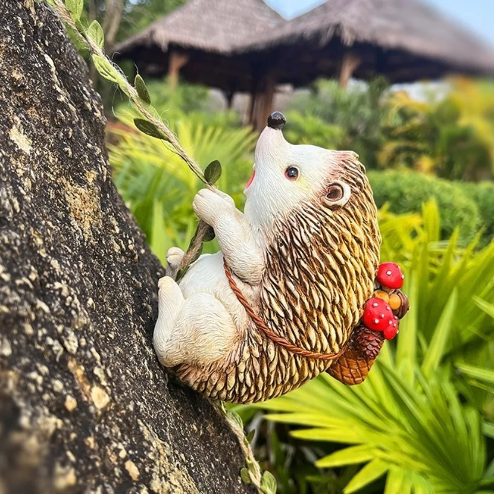 

Cute Simulation Hedgehog Pendant Handmade Unique Climbing Hedgehog Ornament Resin Landscape Animals Decoration Outdoor Decor