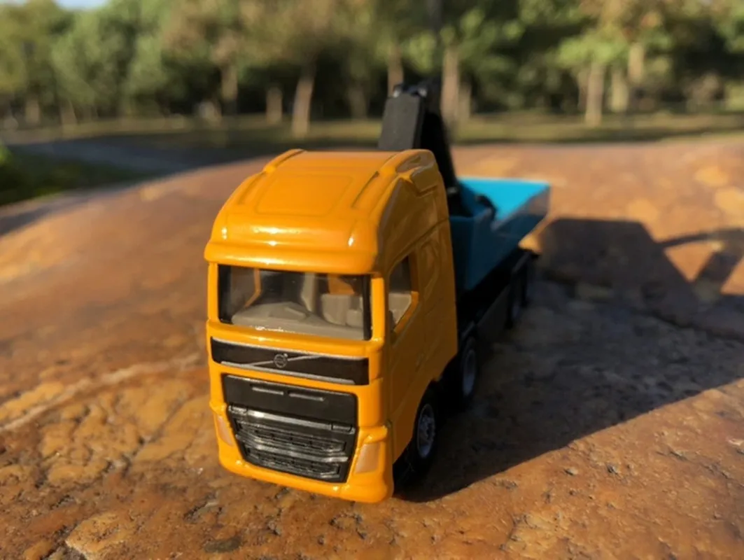 Hot sale 1:87 alloy 1683 dump truck model,original packaging engineering transport vehicle toys,children\'s gifts,wholesale