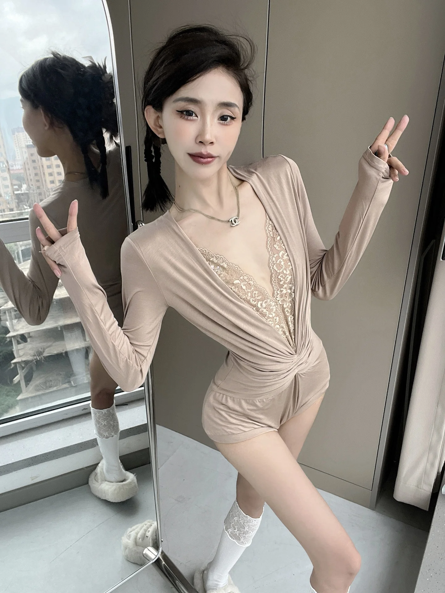 

Pure Desire Deep V-neck Lace Splice Long Sleeve One-piece Women's Autumn Outwear Slim Fit Waist Cinch Sexy T-shirt